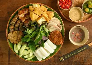 Hình ảnh Bún đậu đầy đủ