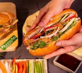 Hình ảnh Bánh Mì Xúc Xích Chay