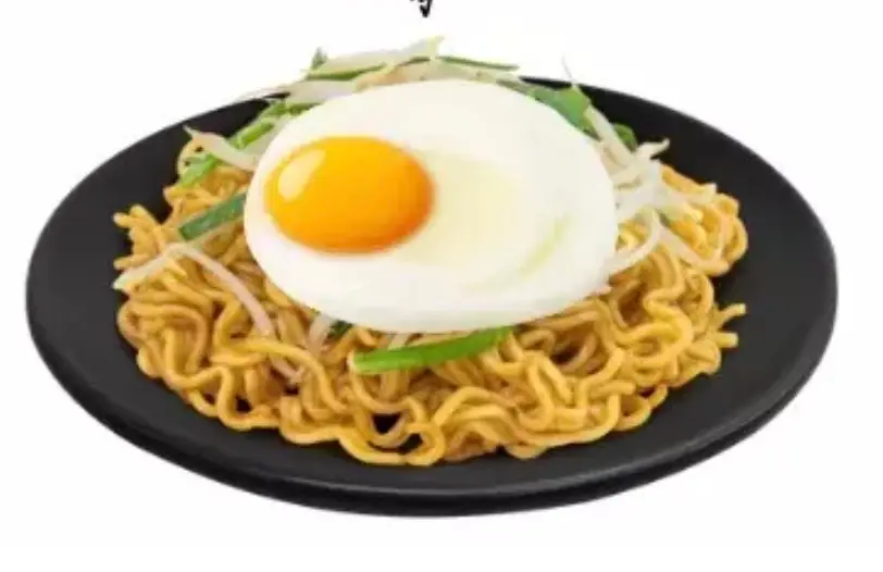 Hình ảnh Mỳ trộn trứng ốp la