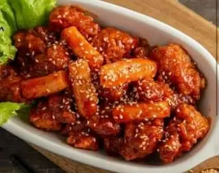 Hình ảnh gà bánh gạo sốt bơ mè 