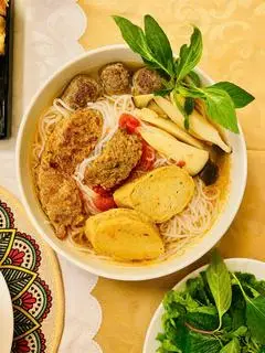 Hình ảnh Bún Thái chua chay