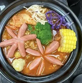 Hình ảnh Mì cay xúc xích cá viên