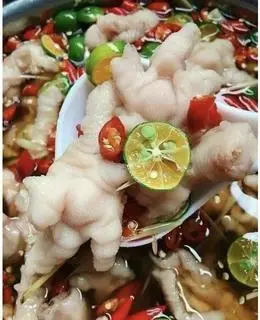 Hình ảnh Chân gà ngâm xả ớt rút xương size L