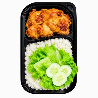 Hình ảnh Cơm Gà Nhúng Mắm Tỏi Má Đùi