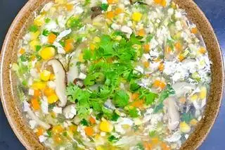 Hình ảnh súp gà nấm thanh cua