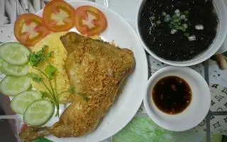 Hình ảnh Cơm gà góc tư mắm tỏi