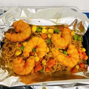 Hình ảnh Mì Trộn Indomie Chả Tôm Surimi