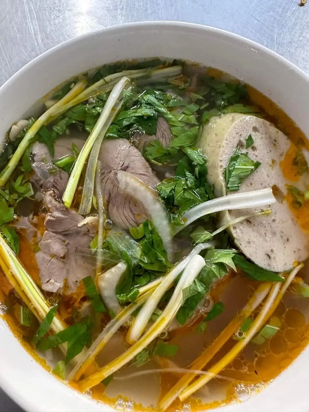 Hình ảnh Combo 3 bún bò Huế không móng + 1 chai coca/pepsi
