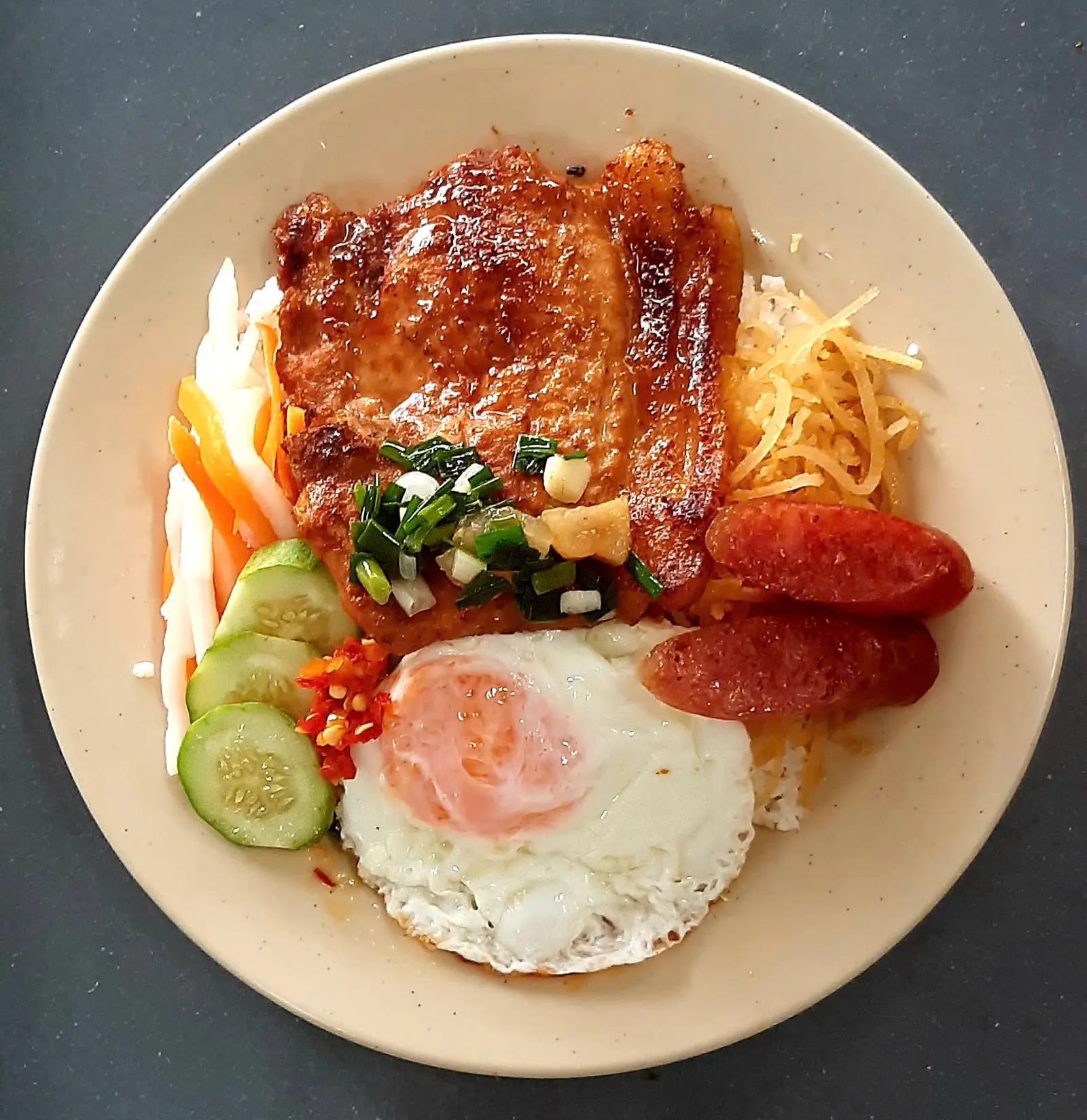 Hình ảnh Cơm Tấm Sườn -  Bì - Trứng
