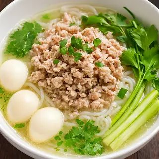Hình ảnh Hủ tiếu thịt bằm - trứng cút