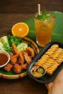 Hình ảnh Combo ăn xong tỉnh người( 5 nem rán+1 cuộn+1trà)
