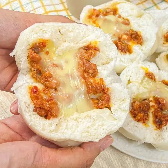 Hình ảnh BÁNH BAO XÁ XÍU PHÔ MAI