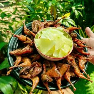 Hình ảnh 8 cút chiên bơ