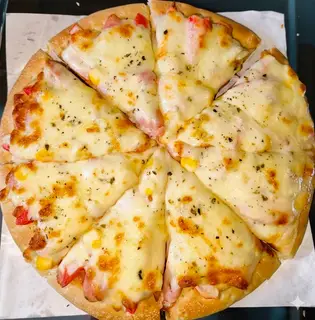 Hình ảnh Pizza xúc xích thanh cua size 20cm