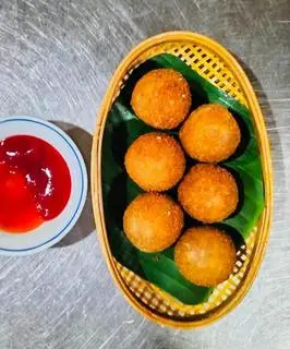 Hình ảnh Khoai môn lệ phố