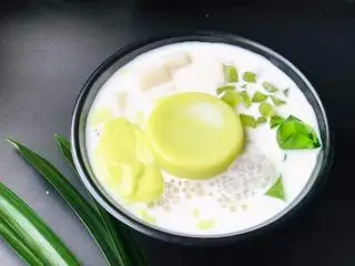 Hình ảnh chè bơ cốt dừa mix trân châu thạch