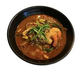 Hình ảnh Mì hải sản với thịt bò