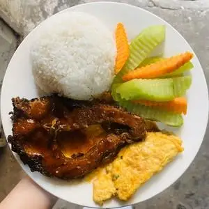 Hình ảnh Cơm cá trắm sốt tiêu đen