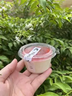 Hình ảnh Panna cotta vị dâu - 1 hũ