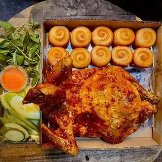 Hình ảnh Combo gà quay bánh bao sữa giòn