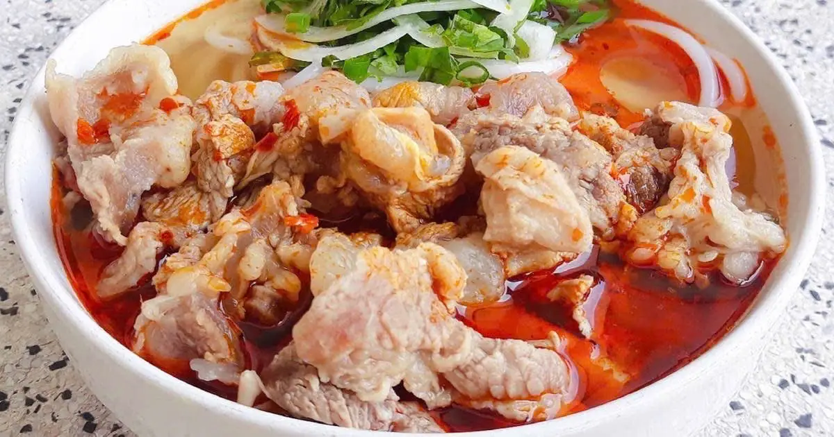 Hình ảnh Bún bò nạm - gân - viên