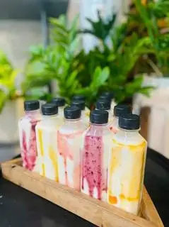 Hình ảnh Sữa chua uống mix vị hoa quả (chai 350ml)