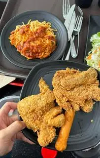 Hình ảnh cánh gà+ gà miếng +mì Ý+ xúc xích