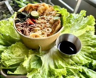 Hình ảnh Bún Trộn Đầy Đủ