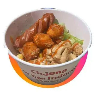 Hình ảnh Mì trộn indomie cá viên - xúc xích - hải sản