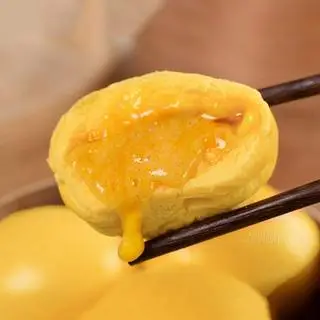 Hình ảnh bánh bao trứng muối tan chảy 