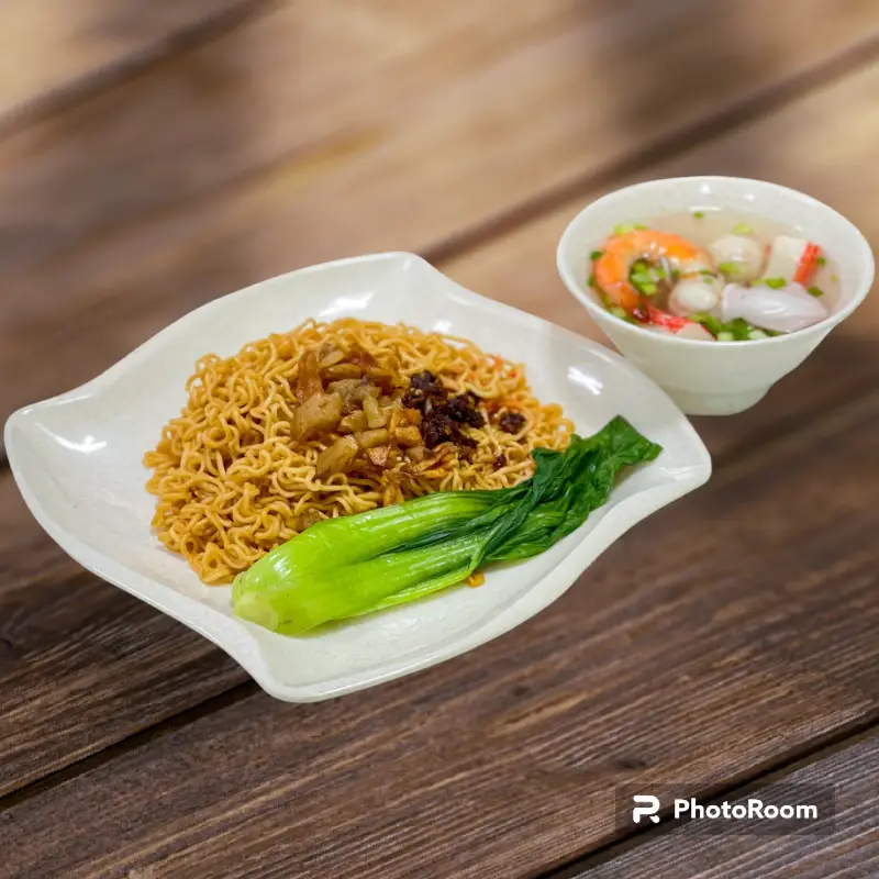 Hình ảnh Mì Gói Trộn Hải Sản 