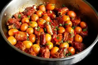 Hình ảnh SƯỜN KHO TRỨNG CÚT