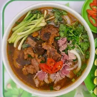 Hình ảnh Phở tái sốt vang