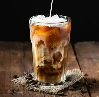 Hình ảnh Cà phê sữa tươi pha máy