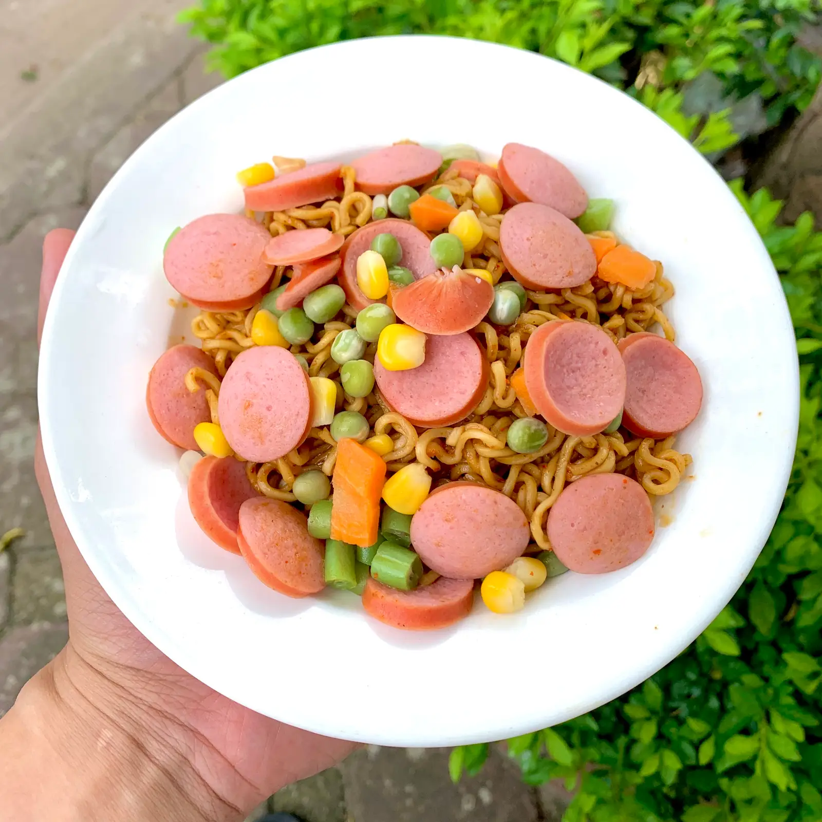 Hình ảnh Mỳ trộn indomie xúc xích