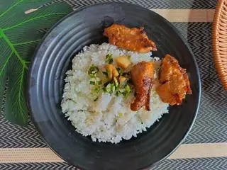 Hình ảnh Cơm Sườn Nướng Muối ớt