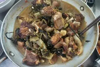 Hình ảnh Cơm tấm sườn xào cải chua