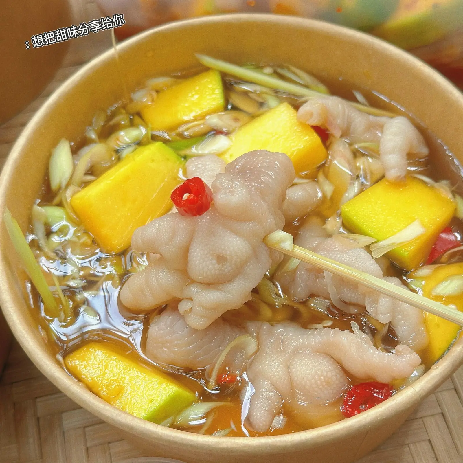 Hình ảnh Chân Gà Sả Tắc Rút Xương Nhỏ (6 -8 chân) + Tặng kèm sốt chấm