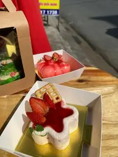 Hình ảnh Entremet ngôi sao dâu tây 