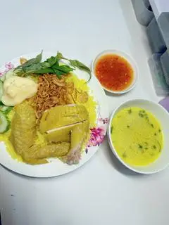 Hình ảnh Cơm Cánh Gà Chặt Sốt Bơ