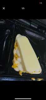 Hình ảnh hotdogs phô mai kéo sợi chà bông 