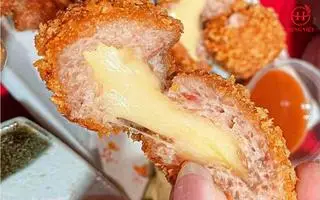 Hình ảnh Nem chua phô mai