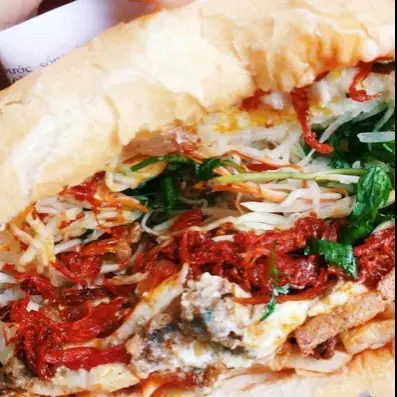 Hình ảnh Bánh mì Sài Gòn bò khô