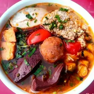 Hình ảnh Bánh đa cua đầy đủ - Coca cola