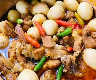 Hình ảnh Cơm Thịt Kho Trứng Cút