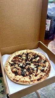 Hình ảnh Pizza gà nướng mật ong