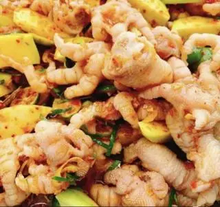 Hình ảnh chân gà rút xương sốt thái phần lớn