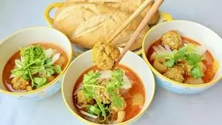 Hình ảnh Bánh mì xíu mại