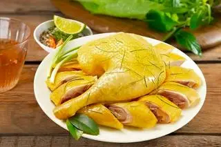 Hình ảnh Gà Luộc 1/2 Con 