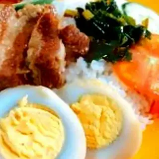 Hình ảnh Cơm thịt kho hột vịt